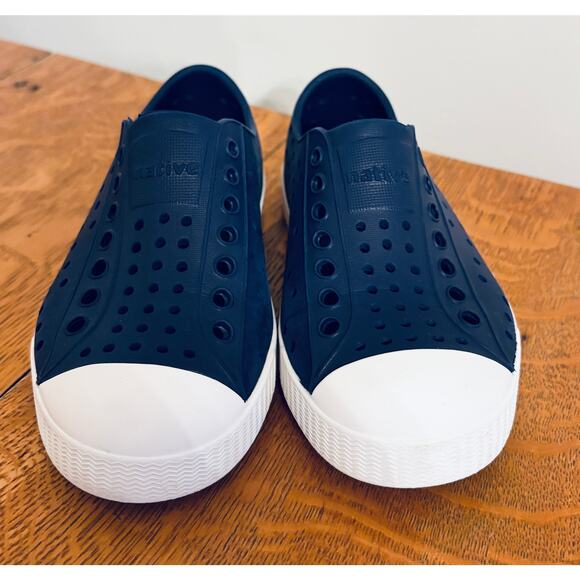 Native Jefferson Shoes, Navy Blue, Size C10 - Picture 2 of 4